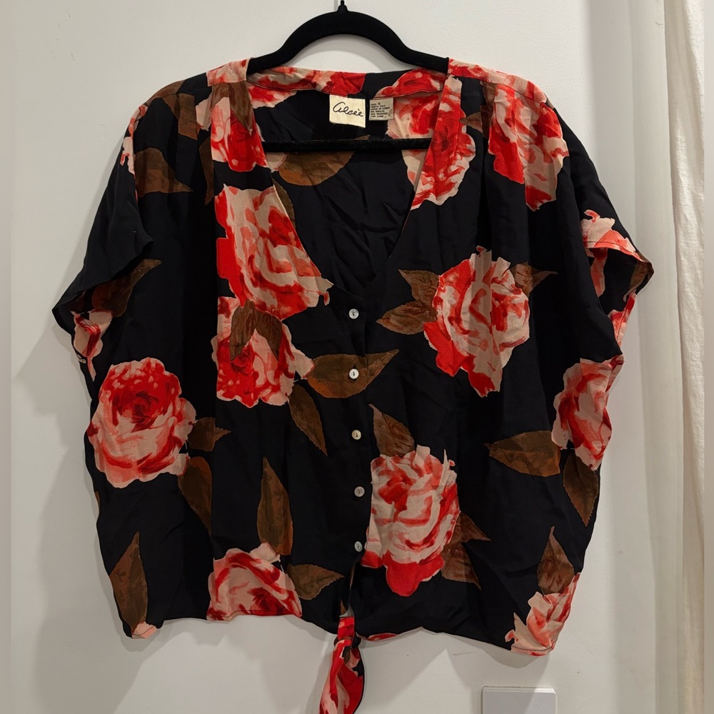 Alcee Women’s Black Floral Front Tie Blouse Size S